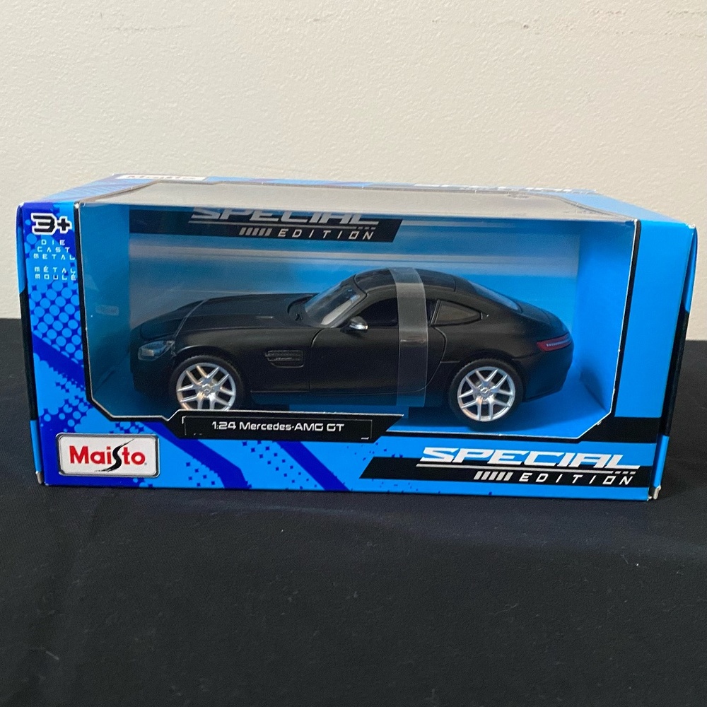 Mercedes-AMG GT Scaled Diecast Replica Maisto Tech Black 1:24 Scale